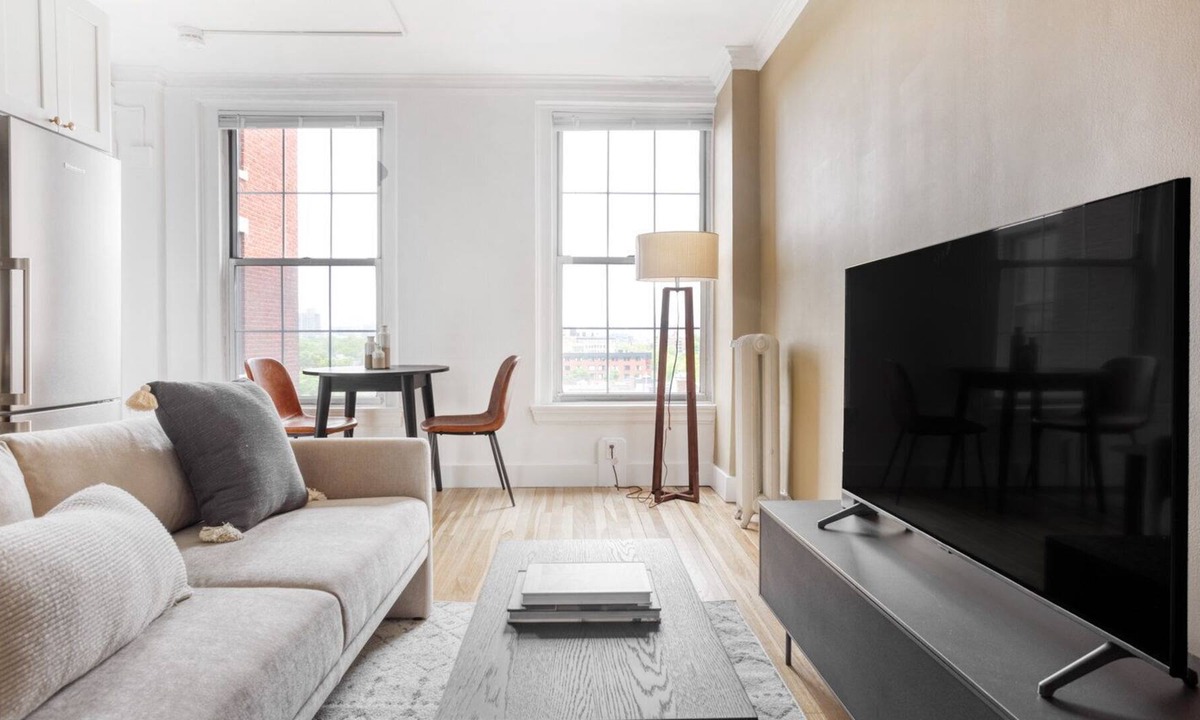 North Brookline Apartment | Modern Brookline 1BR w/ Gym, steps to Green Line, by Blueground