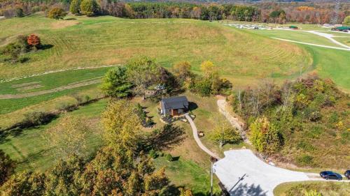 Old Washington Ski Chalet | Modern Cabin next to Salt Fork State Park