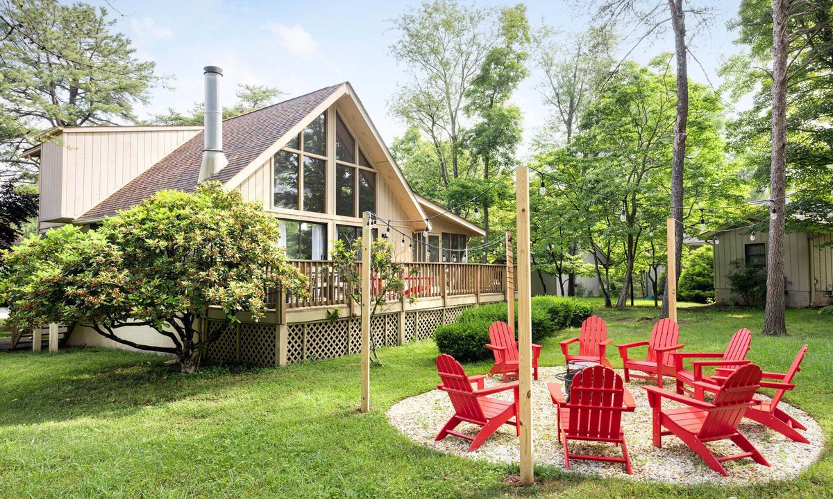 The Woods Ski Chalet | Modern chalet w/hot tub, fire pit & porch