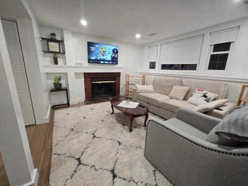 Norwood Apartment | Modern & Cozy Suite