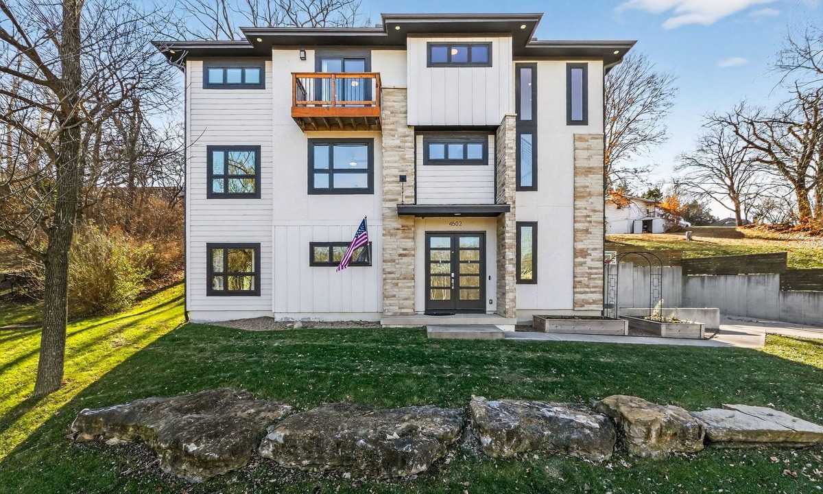 Riverside House | Modern Home 4 Bedrooms with 4 Private Bathrooms near MAJOR INTERNATIONAL SPORTING EVENT 2026