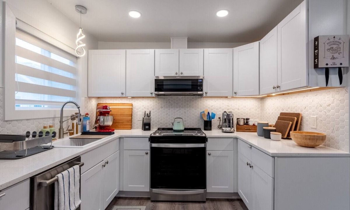 Douglas Apartment | Modern Juneau 2BR | Fast Wi-Fi | Close to Downtown