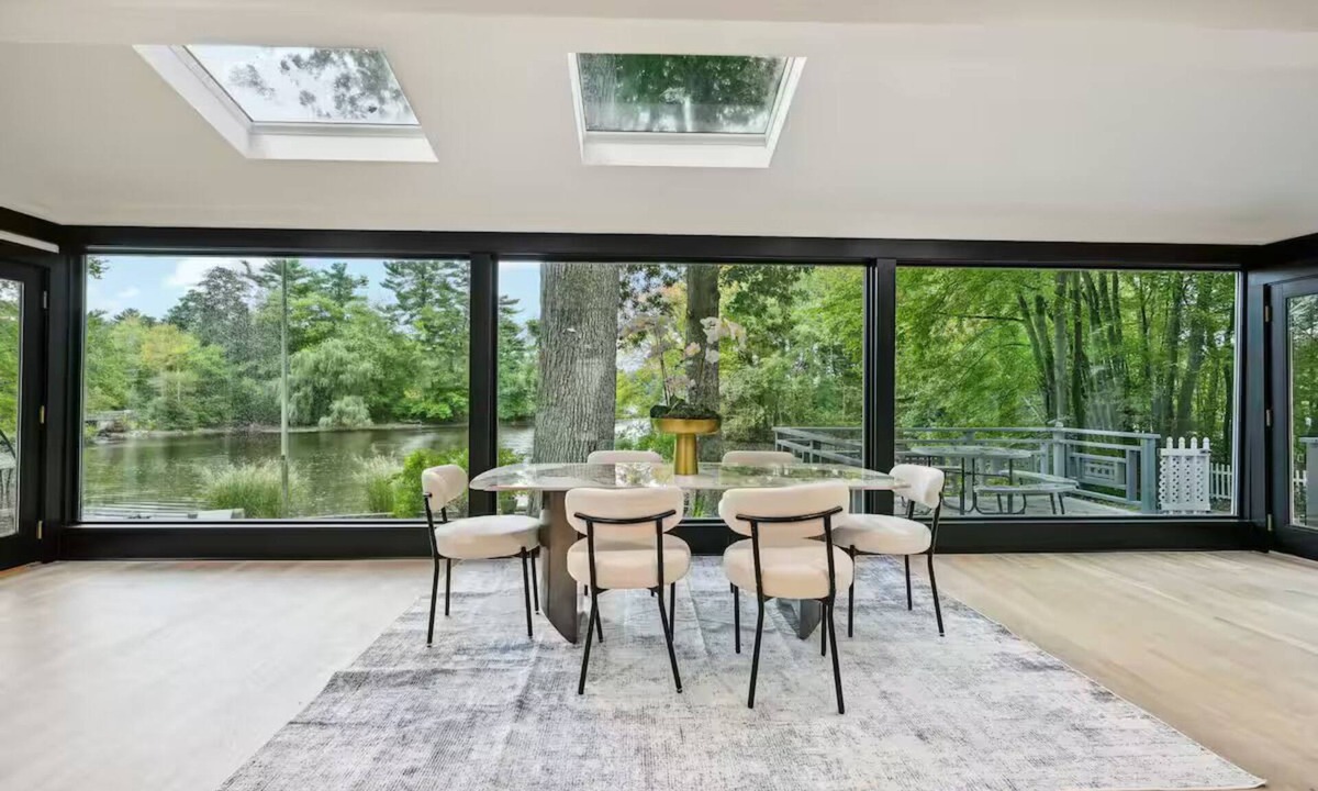 Mansfield House | Modern Lake Home - 4-bedroom house in charming North Attleborough and Mansfield