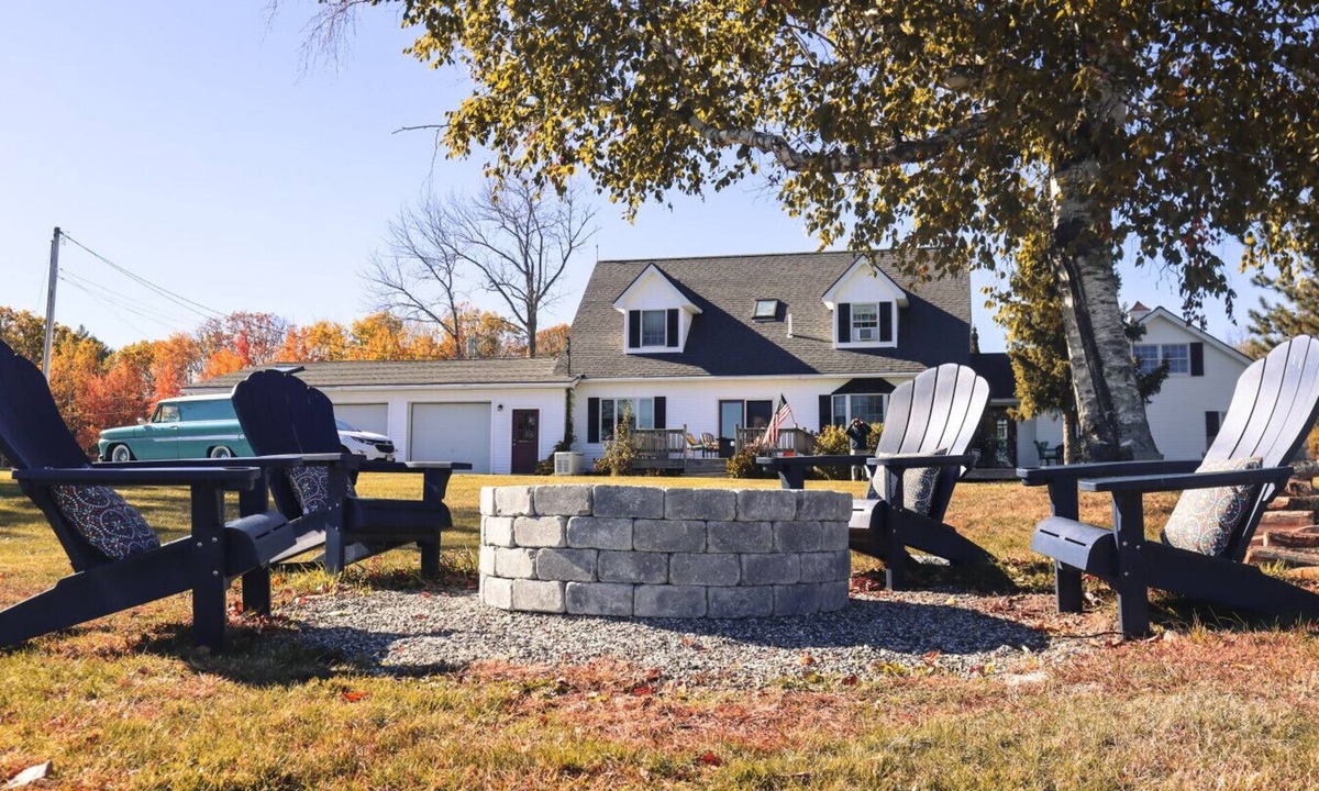 Glenburn House | Modern Lakeside Home