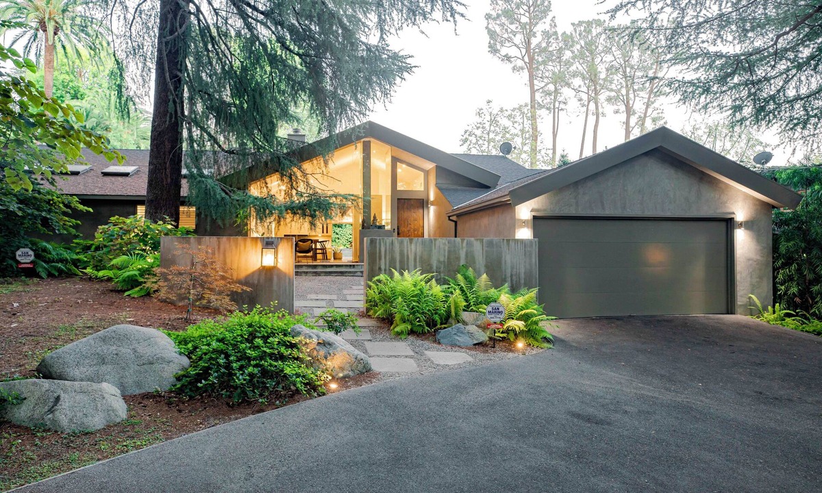 La Canada Flintridge House | Modern MidCentury Oasis with Pool/HotTub, AC, WiFi, more