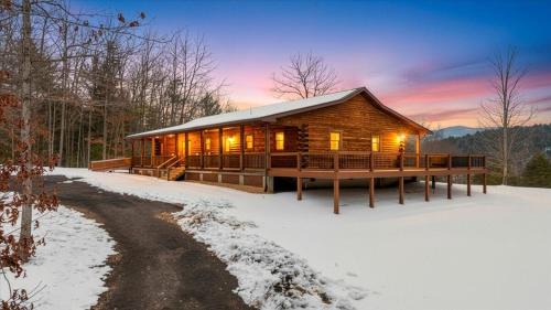 Hot Springs House | Modern Mountain Cabin, Hot Tub, Hot Springs, VA