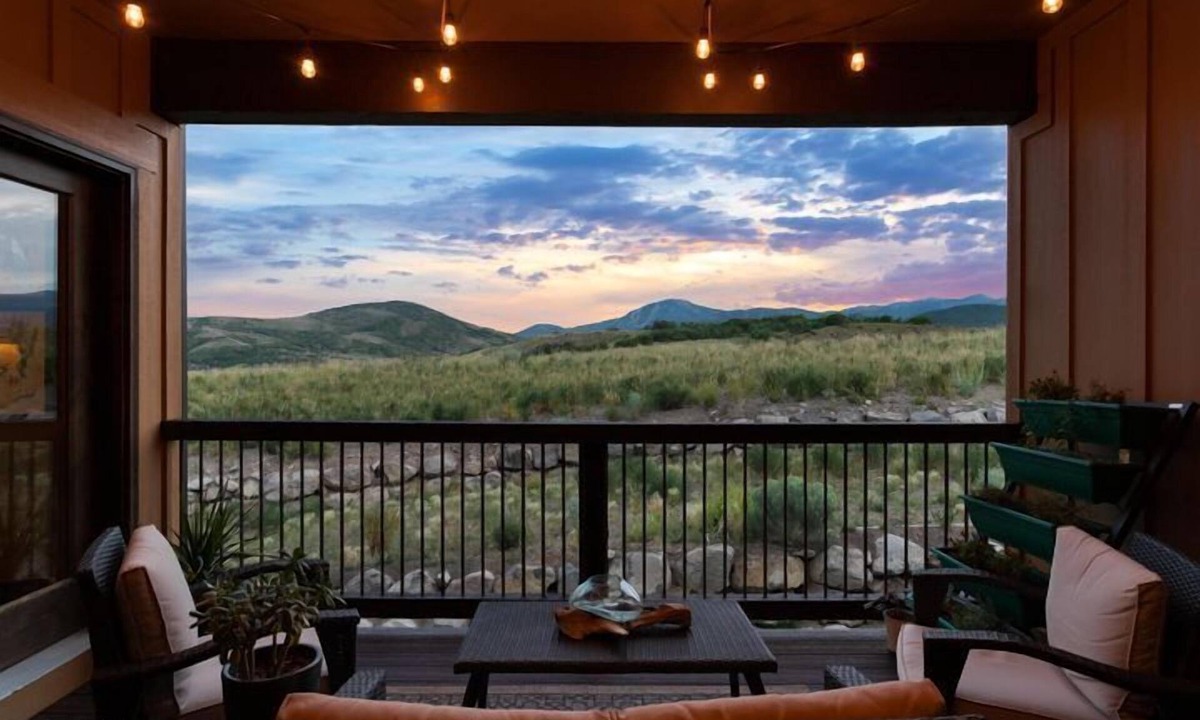Park City House | Modern Mountain Luxury, Stunning Deer Valley Mountain Views and Private Hot Tub!