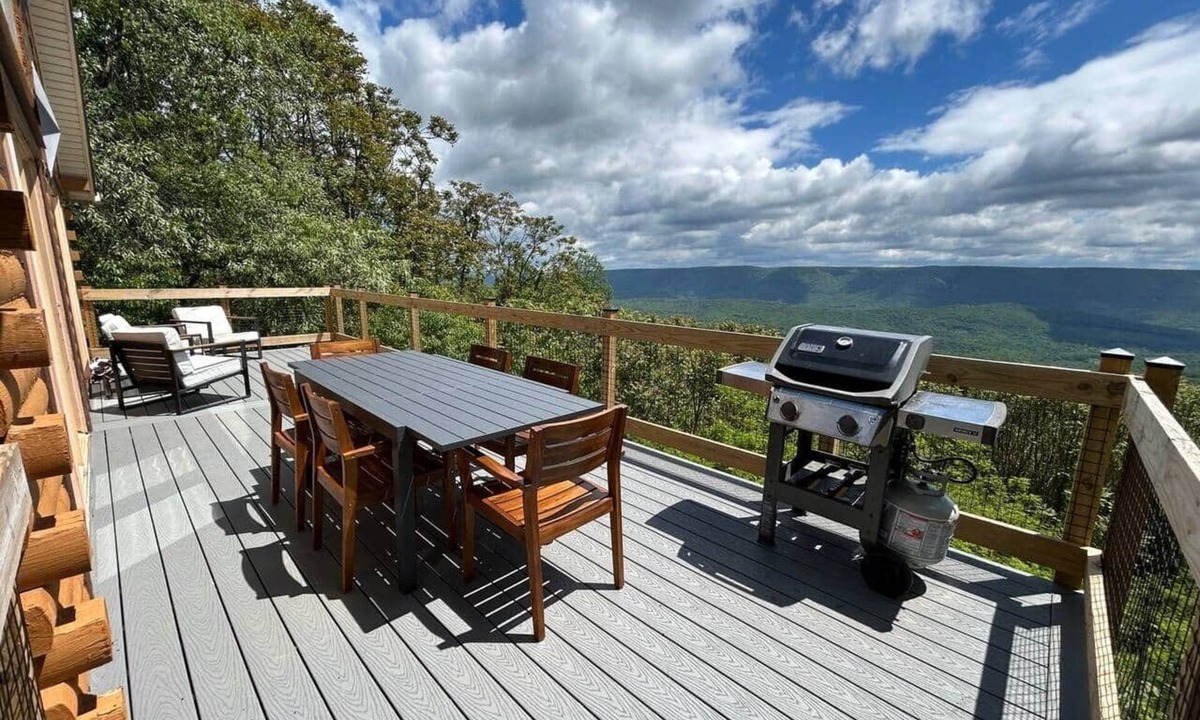 Great Cacapon Cabin | Modern Mountaintop Cabin with a gorgeous view