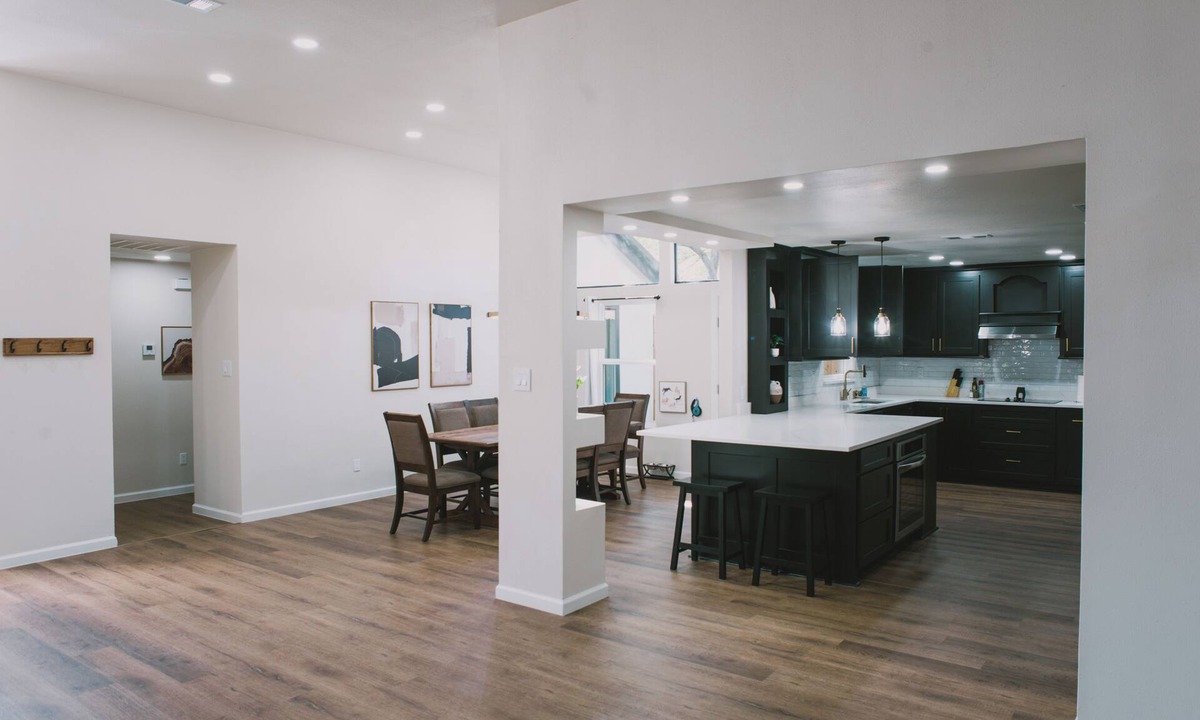Far North Dallas House | Modern Pool Retreat: Mid & Long-Term Stays Dallas