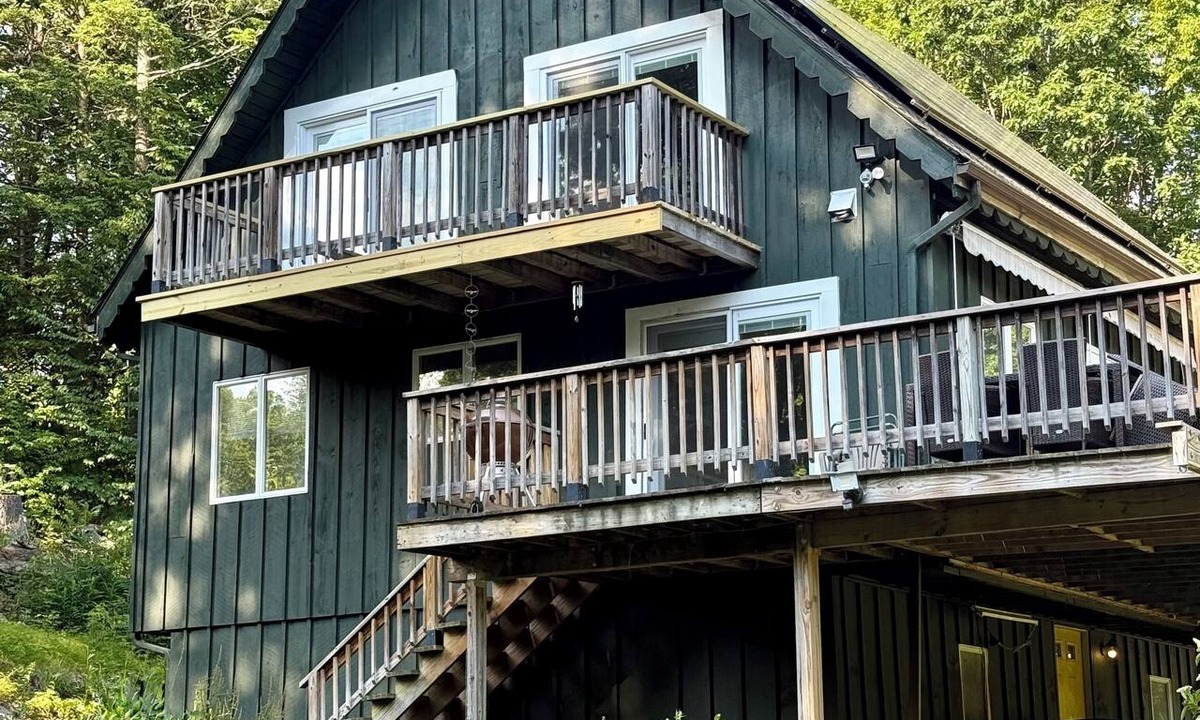 Southbridge House | Modern Quiet Cabin Retreat