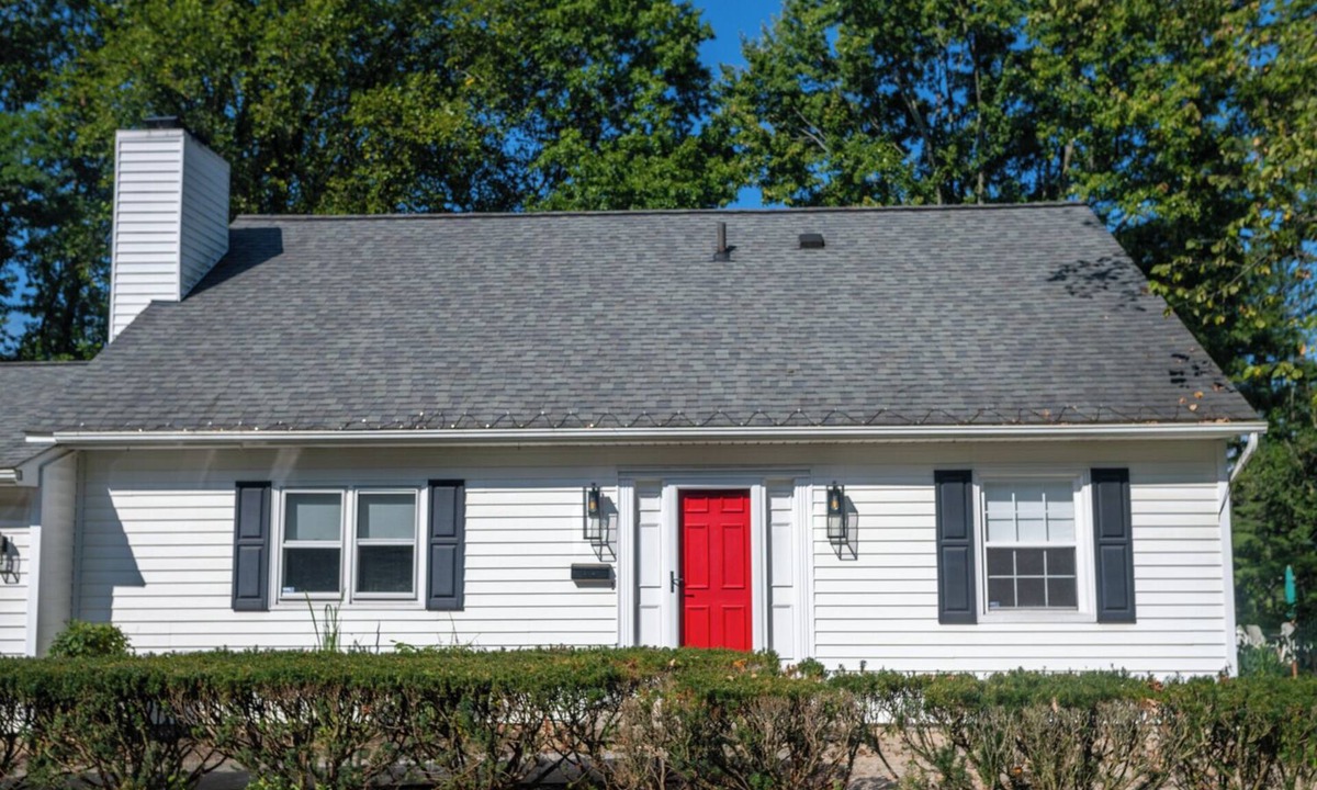 Hudson House | Modern retreat located across from WRA and steps from downtown Hudson.