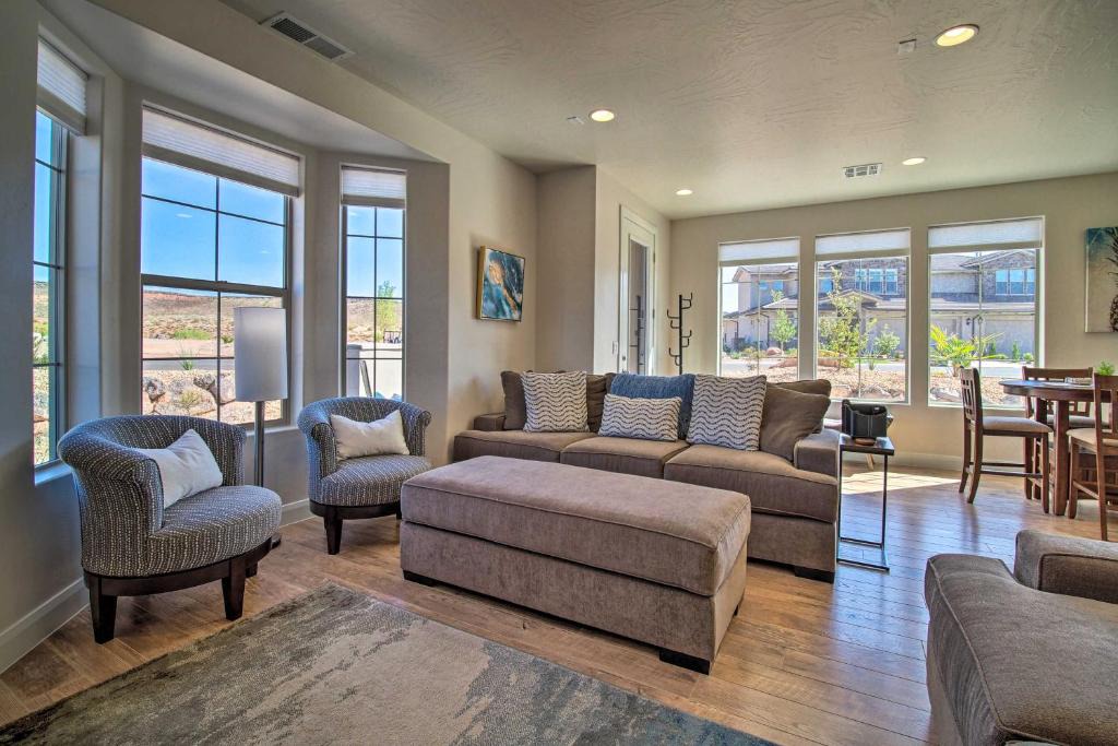 Sienna Hills House | Modern Washington Home - Pool & Trail Access!