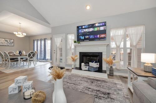 Nashville House | Monthly Rental Property, 30 plus days or more- Send us a message for more details!