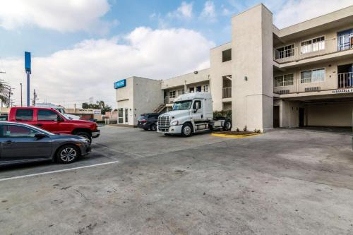 Bell Gardens Hotel | Motel 6 Bell Gardens, CA - Los Angeles