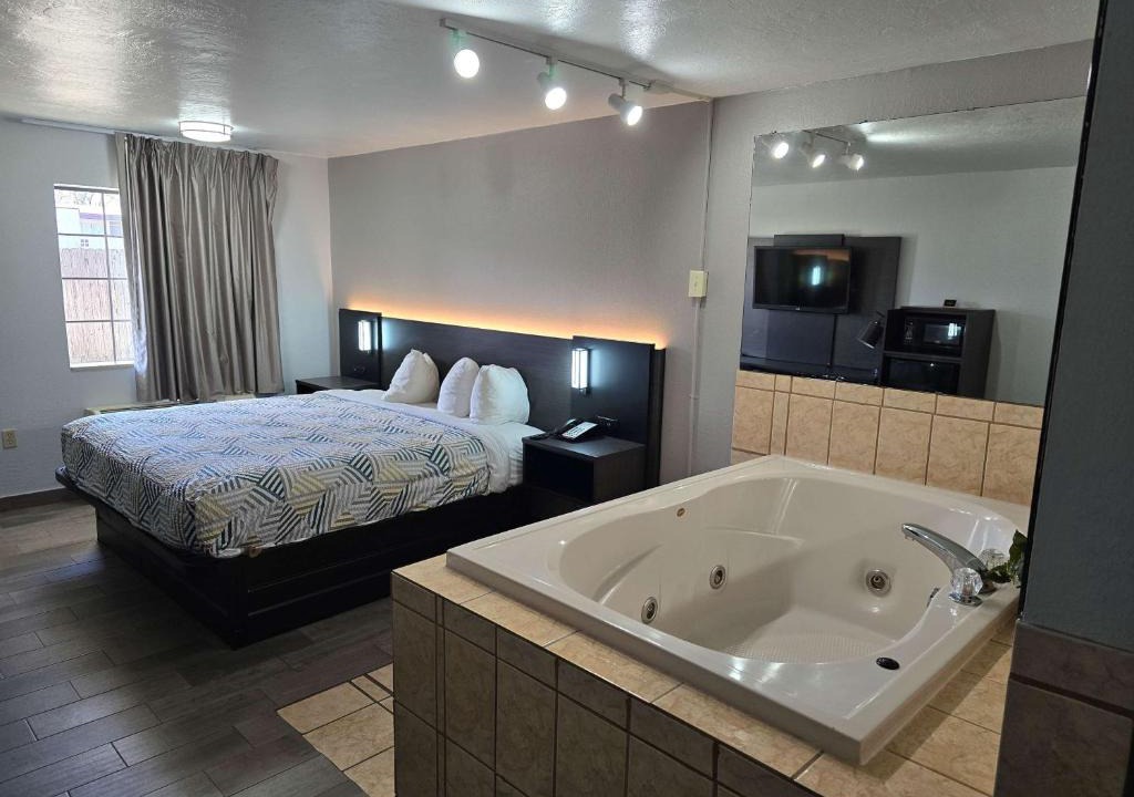 Oklahoma City Hotel | Motel 6 Oklahoma City OK Frontier City