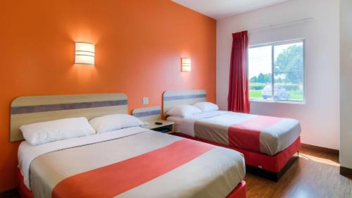 Owensboro Hotel | Motel 6-Owensboro, KY