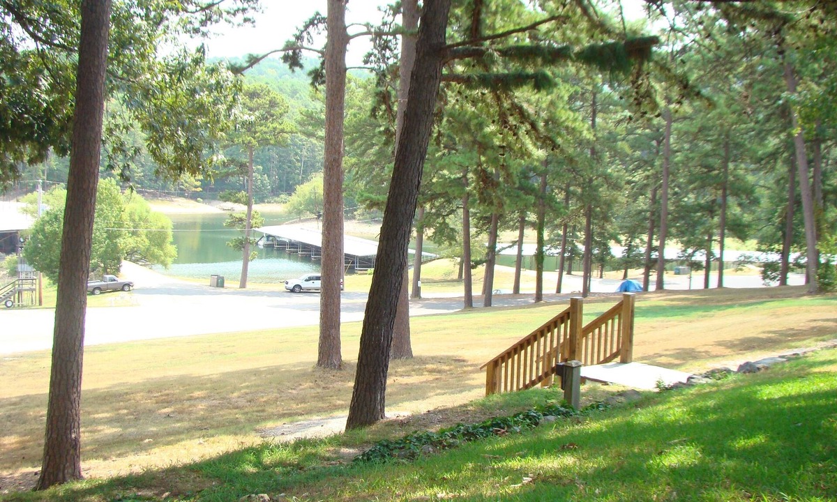 Mount Ida Hotel | Mountain Harbor King Guest Room on Lake Ouachita by RedAwning