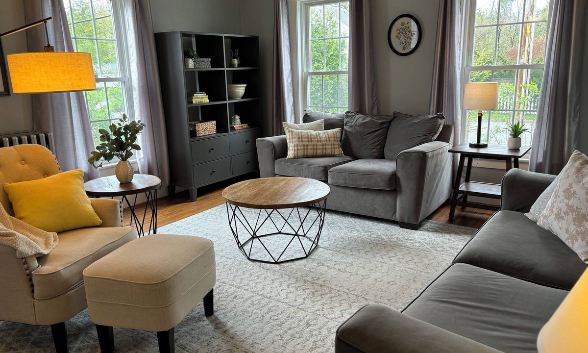 Concord House | n4-Bedroom Historic Retreat in Centr NH – Perfect for Year-Round Gatherings!
