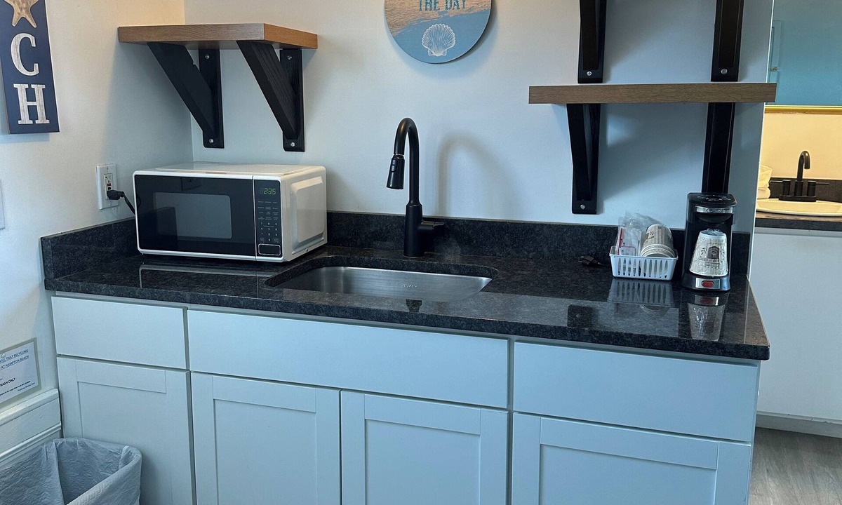 Hampton Hotel | Nautical Motel