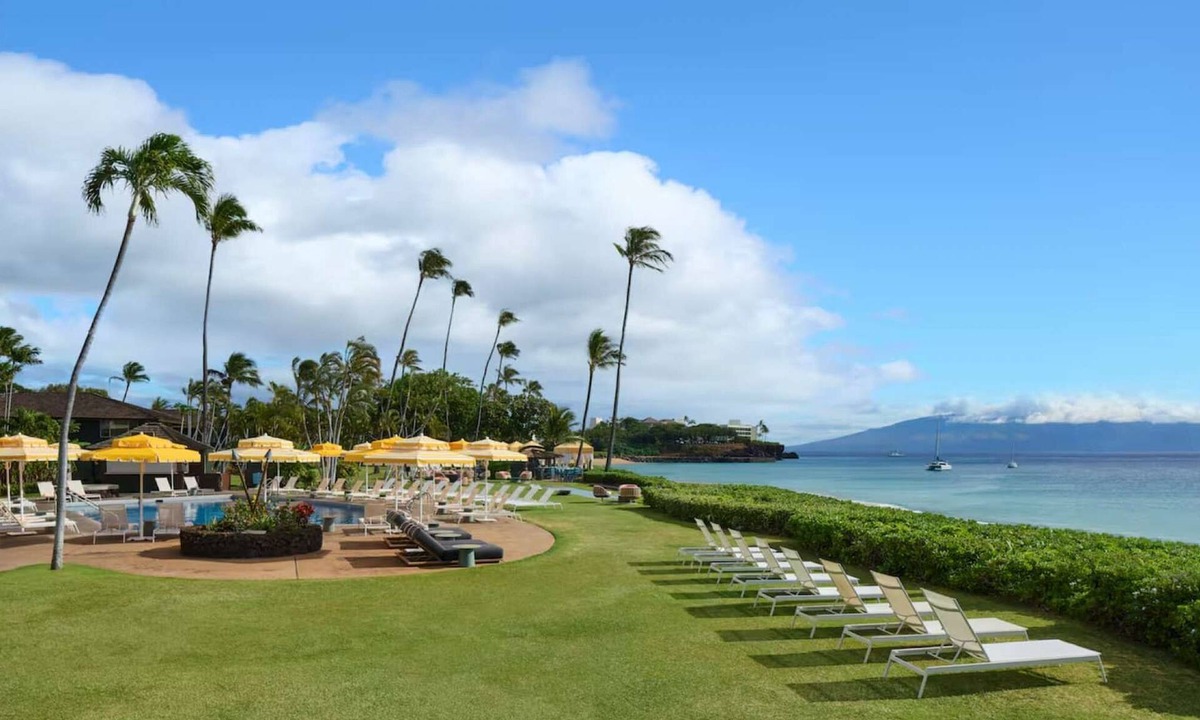 Kaanapali Hotel | Near Kāʻanapali Golf Course + Pools. Tennis. Spa.