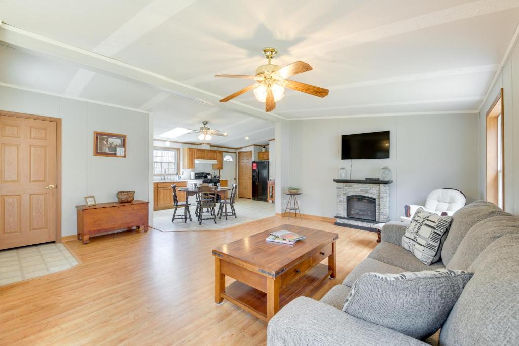 Albion House | Near Waterville: Cozy Midcoast Vacation Rental!