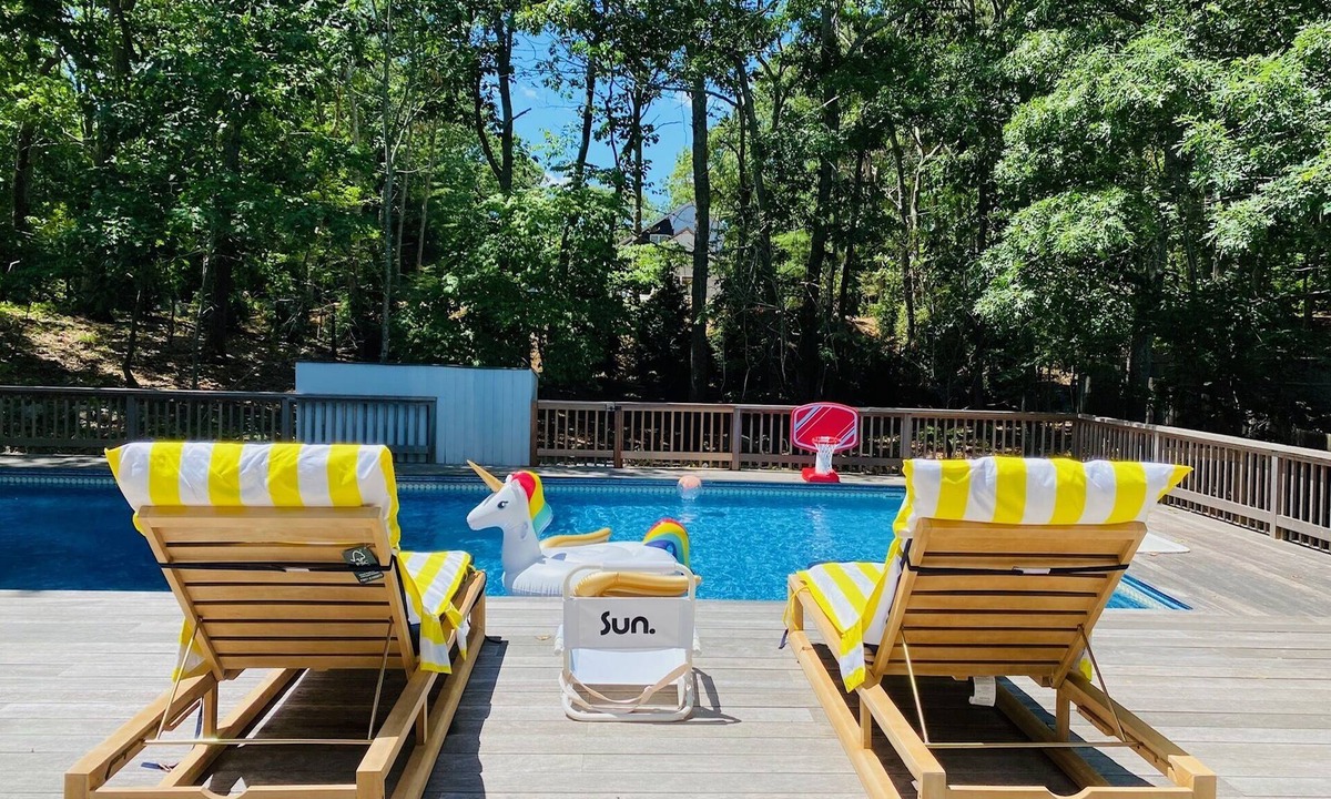 Northwest Harbor House | New and Modern East Hampton Summer Home w/Pool