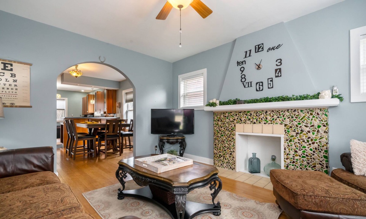 Prestonia House | NEW & Charming! Close to Everything -KY Fair & Expo Center and C/D 5-Star!