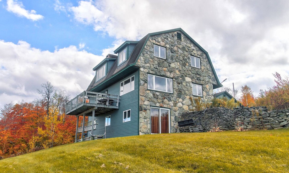 Windham House | New! Cozy, private Chalet with stunning Mountain Views.