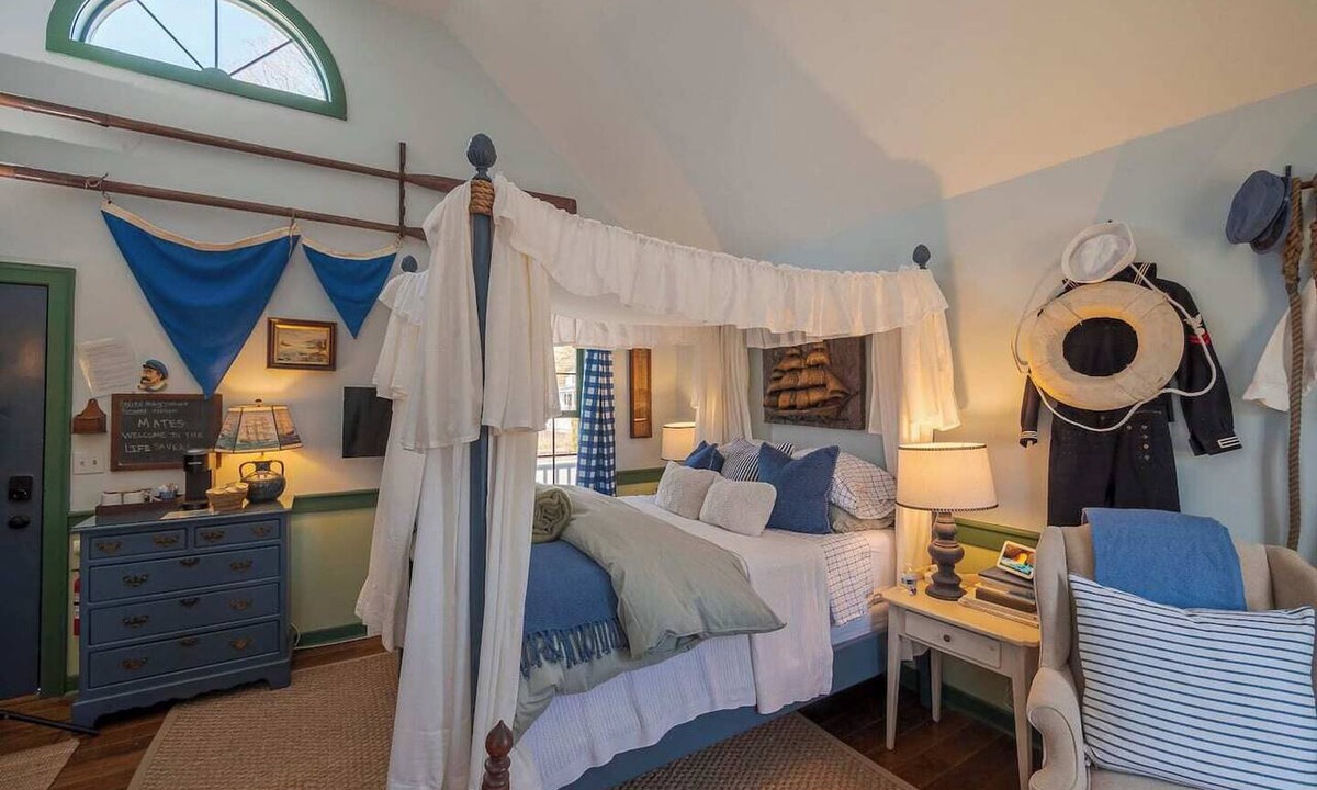 Stonington Apartment | New England Hospitality at the Carriage House Mystic Vacation Rentals LLC