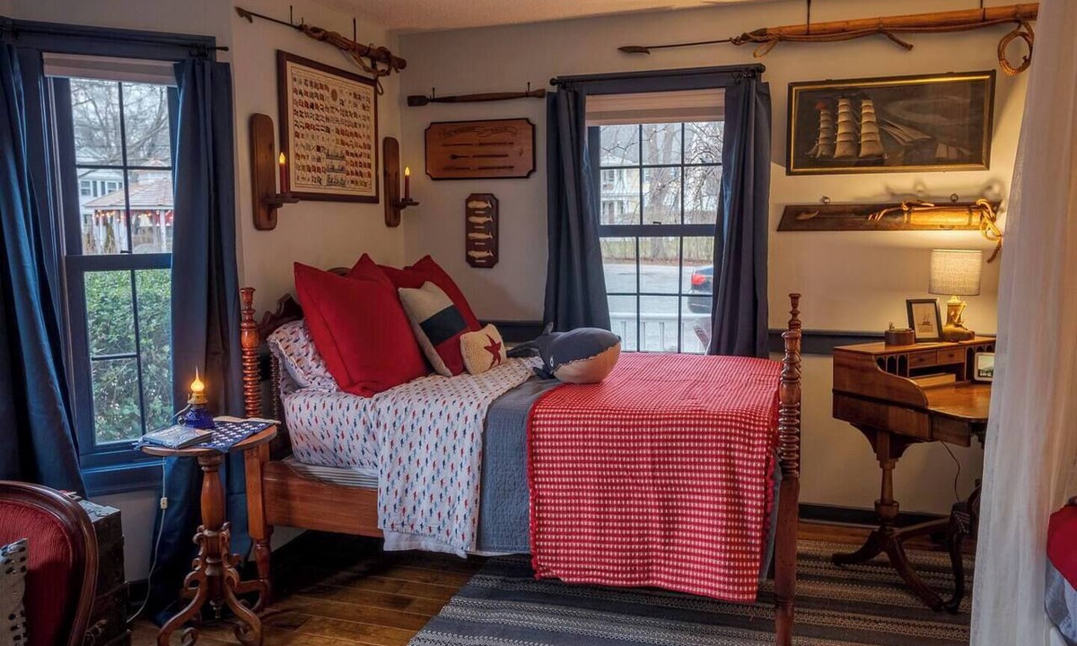 Stonington Apartment | New England Hospitality at the Carriage House Mystic Vacation Rentals LLC