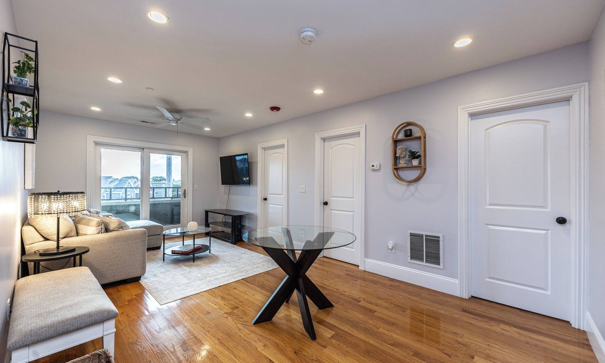 South Medford Apartment | NEW -Entire Place-Laundry In Unit -Family Friendly