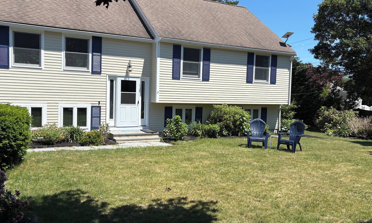 Silver Beach House | New List - Spacious 4BR Getaway - walk to two private beaches, Tennis/Pickleball