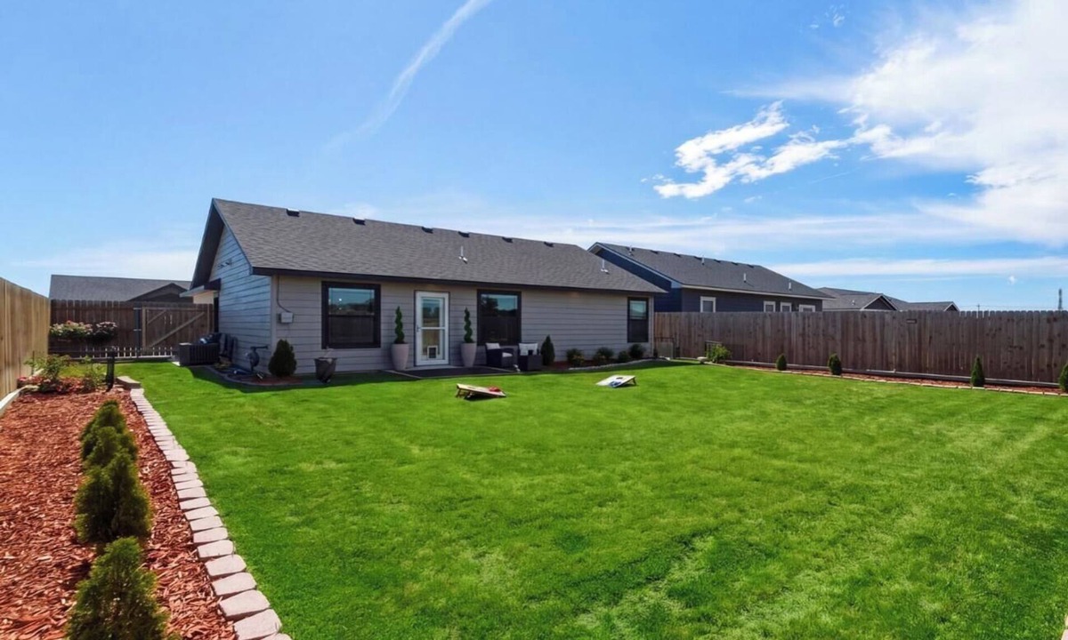 Garden City House | New Modern Escape in Garden City-Spacious & Stylish