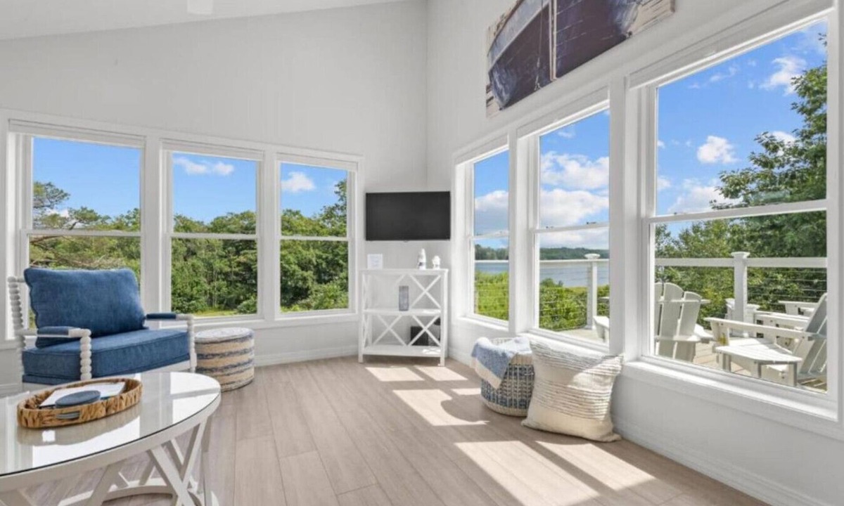 Winterport House | New & Trendy Grand Water View, A/C, Dogs, Fire Pit