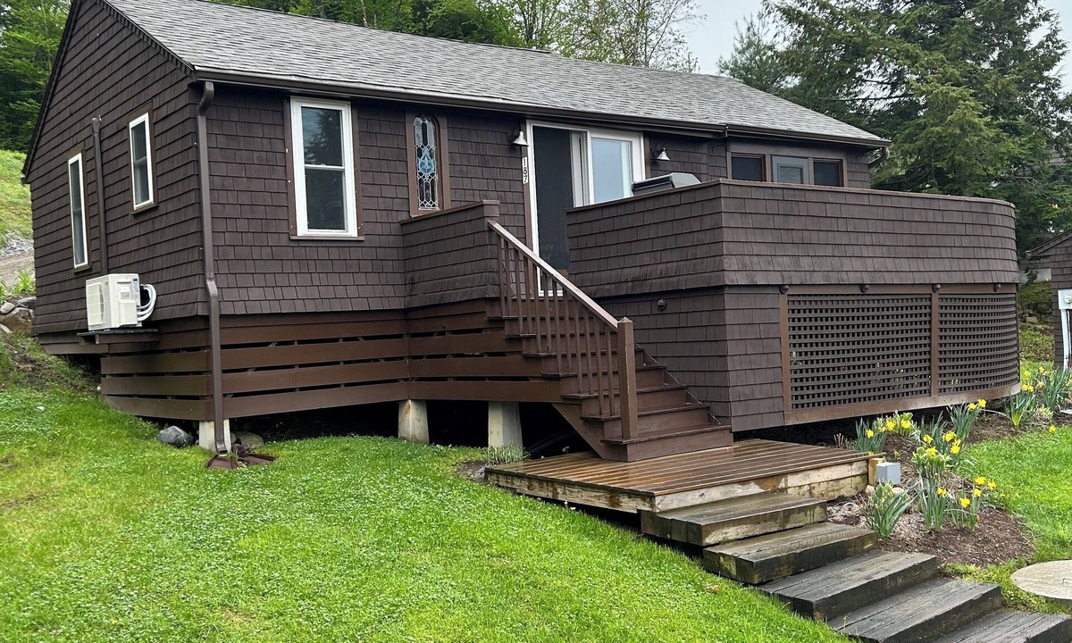 Bristol Cottage | Newfound Lake, Bristol NH Lakefront Cottage