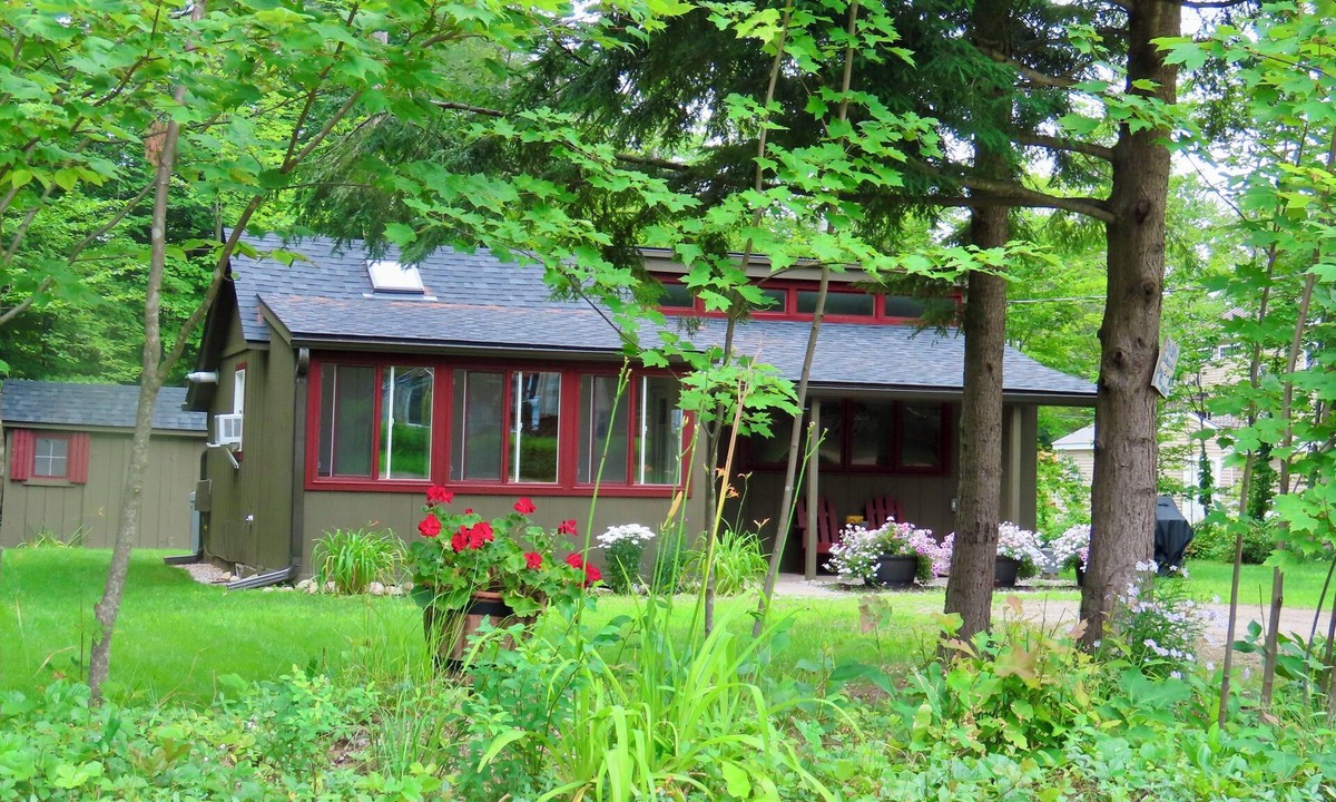 Bridgewater Cottage | Newfound Lake, cozy cottage, minutes to beach.