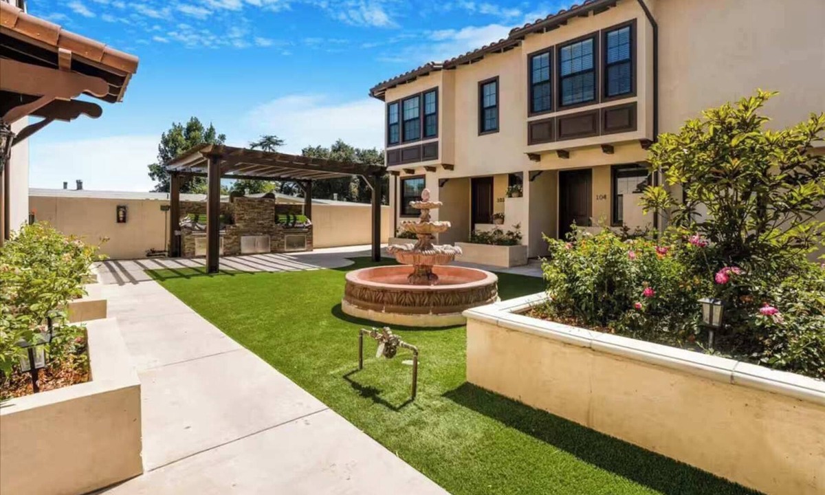 Mid Central Condo | Newly Built Pasadena Retreat Parking Great Location