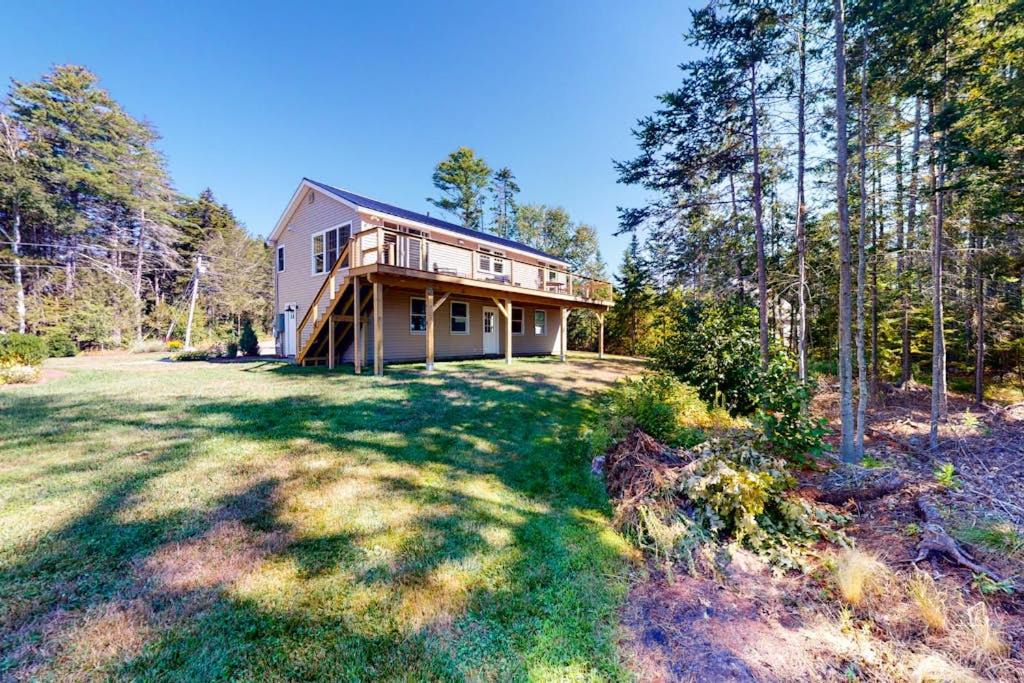 Waldoboro House | Newly-built waterfront home with fast WiFi, furnished deck, & washer/dryer