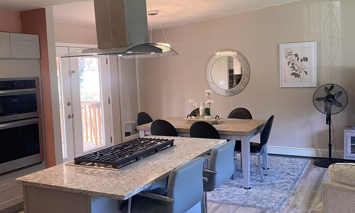 Fairview House | Newly remodeled 3 bedroom home near downtown
