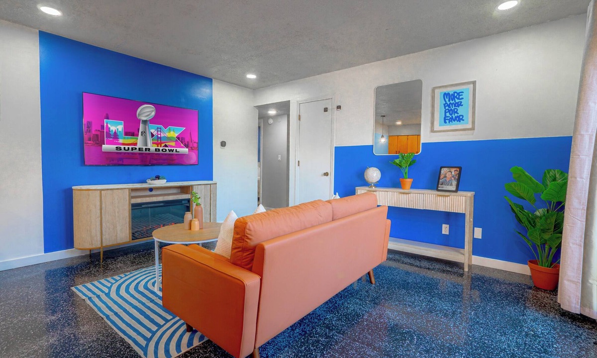 Lawrence Apartment | Newly Remodeled Apt + W/D/Minutes from Arrowhead Stadium