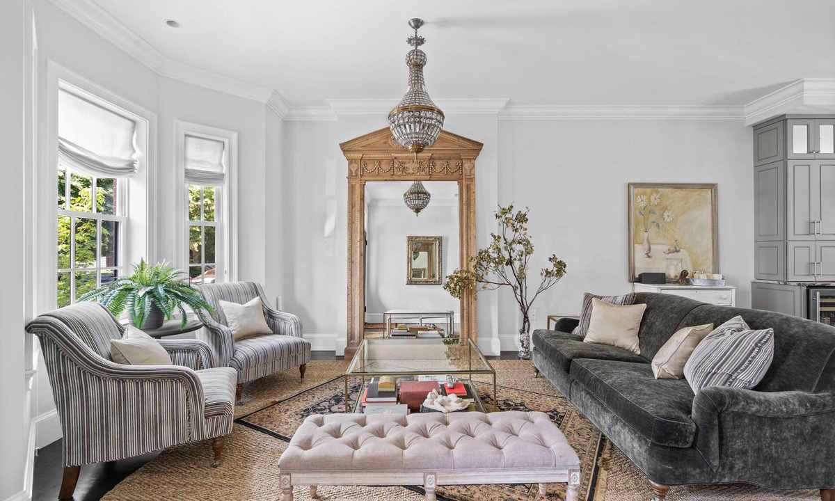 South Boston House | Newly renovated 3 bed 3.5 bath townhouse close to beach, seaport and downtown