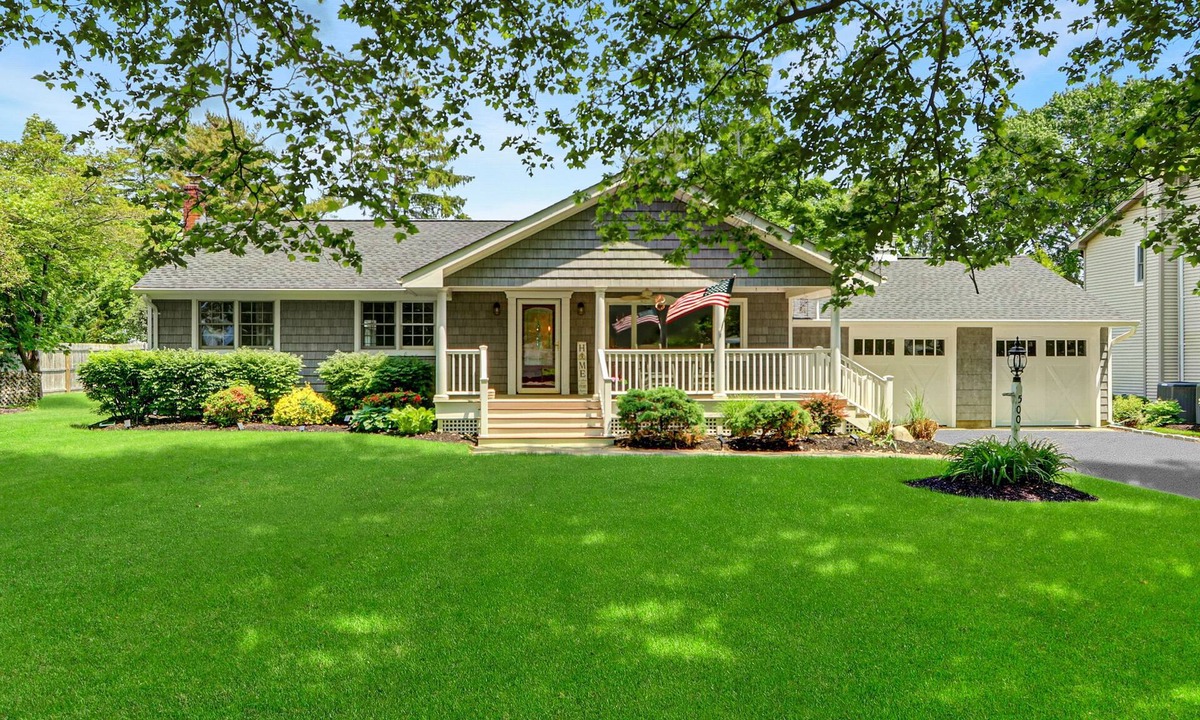 Mattituck House | Newly Updated Wine Country Charmer!