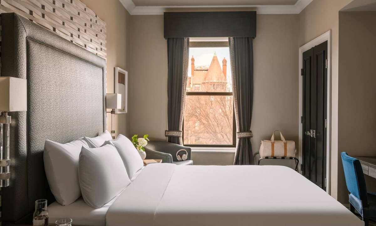Back Bay West Apartment | No. 284 powered by Sonder | Queen Room+