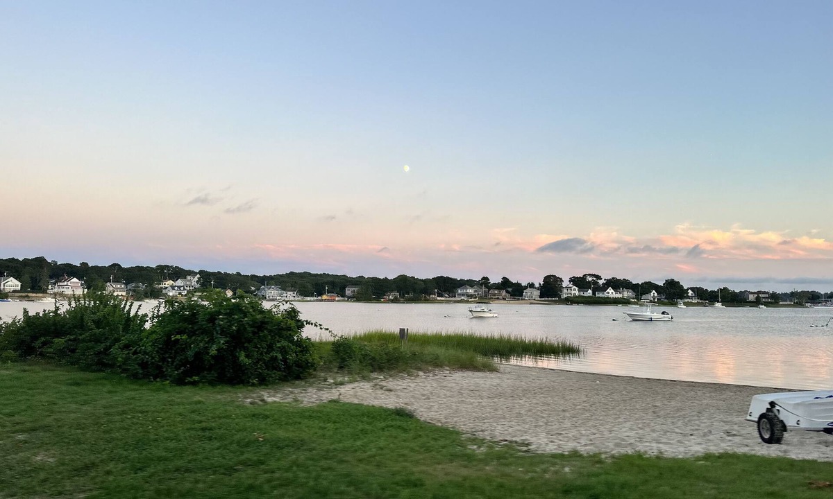 East Wareham House | ⭐️NO SHARKS here! 🦈 NO BRIDGE traffic! 🚘 ONSET, MA is all tranquility. 🧘‍♀️