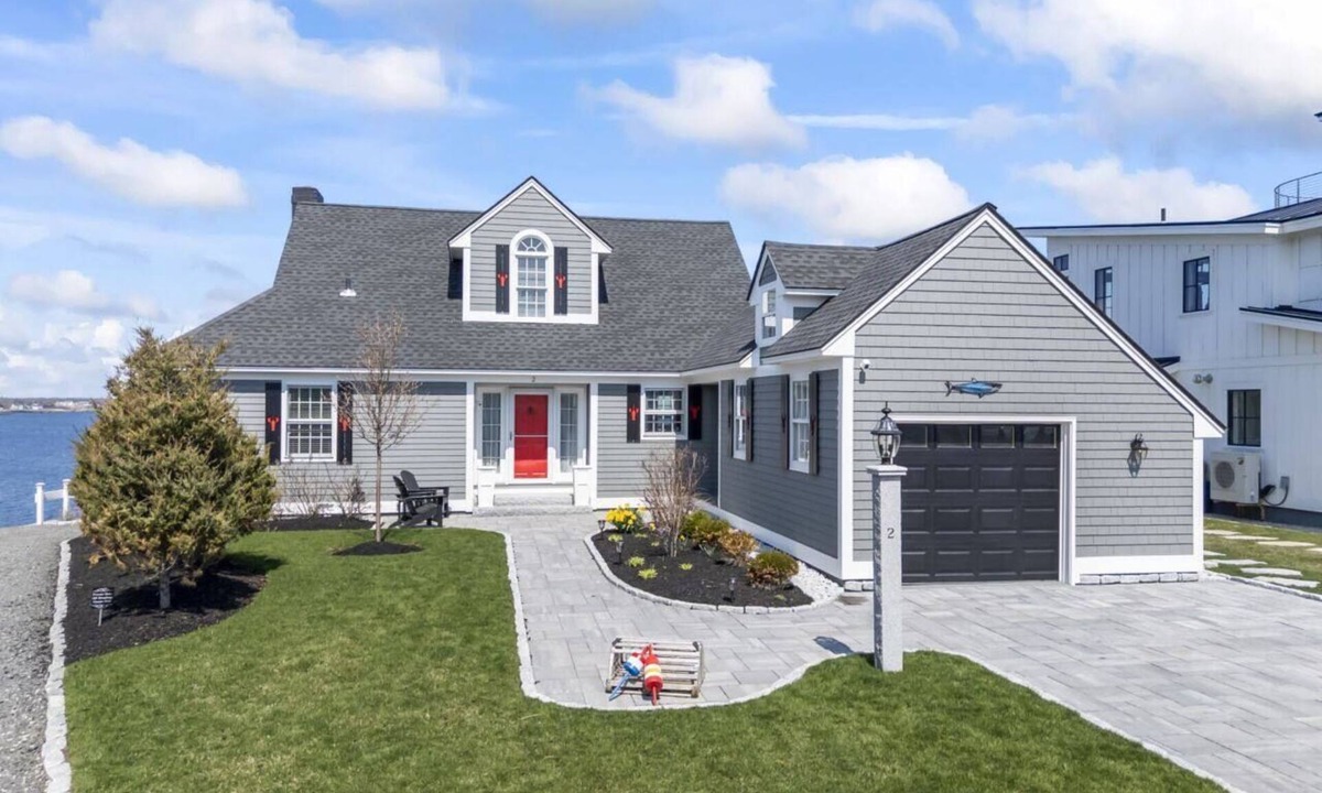 York Beach House | Nubble Cottage- York Beach Oceanfront w/Amazing Views