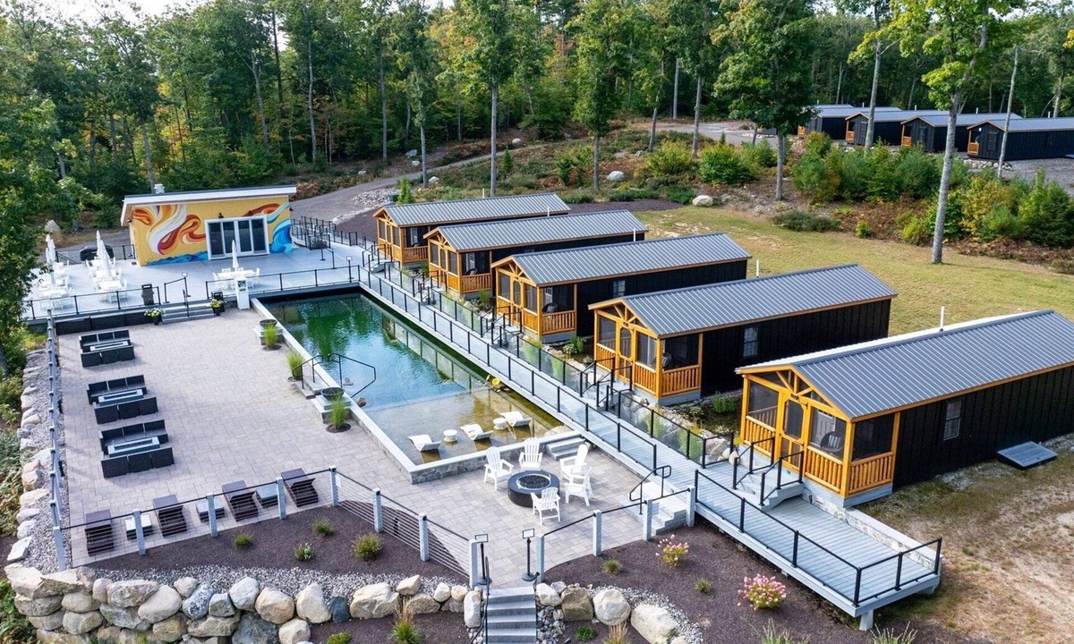 North Sebago Villa | Nuthatch Limit 4 2 Bedroom Cabin