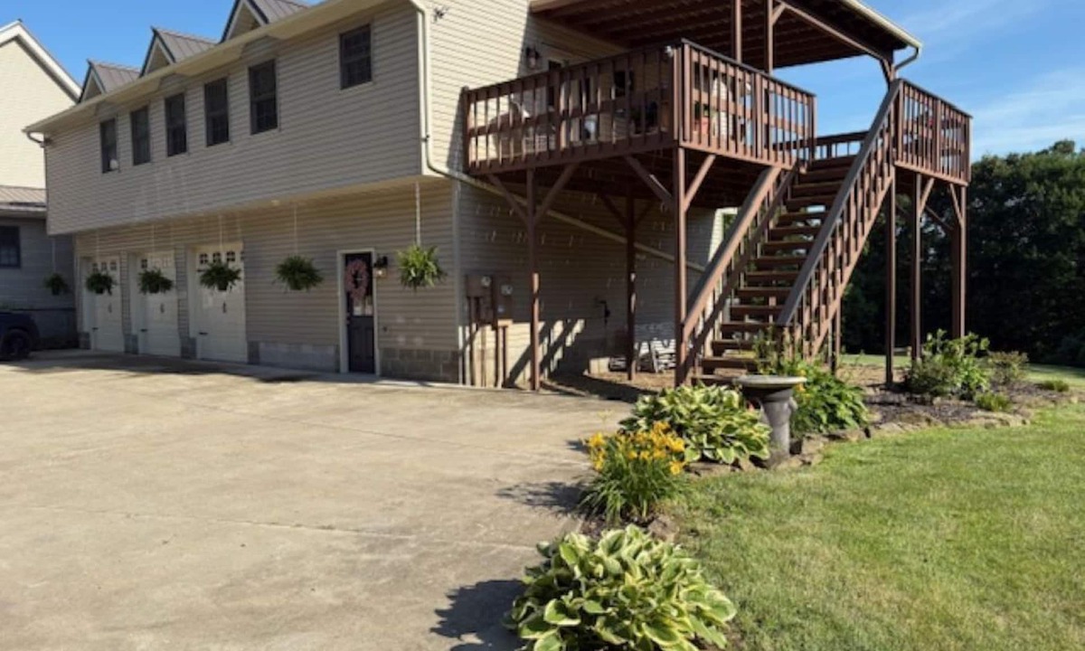 Carrollton House | Oak Haven Retreat