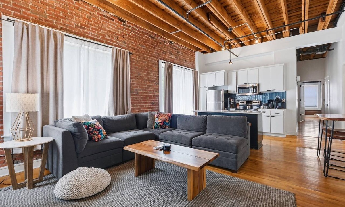 Crossroads Arts District Condo | Oak St Lofts #1 - Downtown Loft w/Private Parking, Walk to T-Mobile Center and Streetcar!