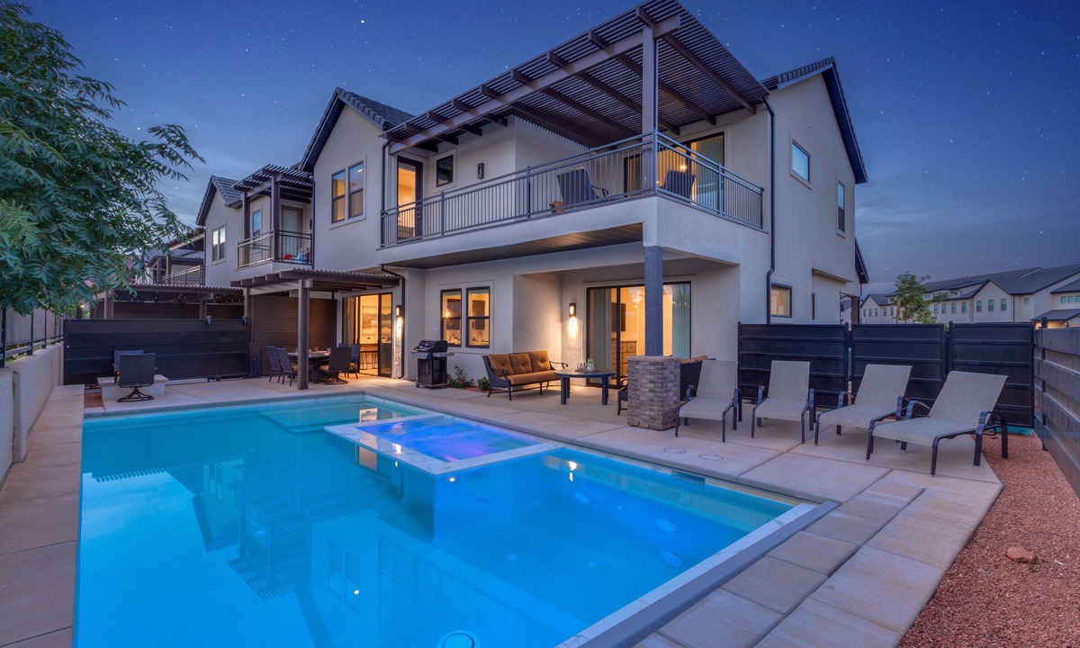 Ivins House | Oasis at Ocotillo 48, Private Pool and Spa! Ping Pong table, Nintendo Switch & Resort pool