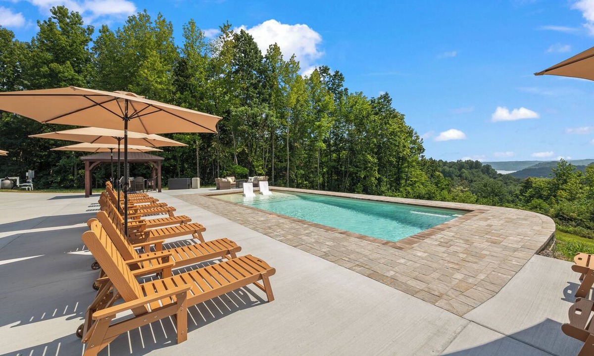 Silver Point Cabin | Oasis Mountain Escape w/Pool & Hot Tub: Magnolia
